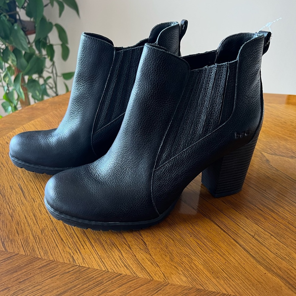 Brand new b.o.c. boots
